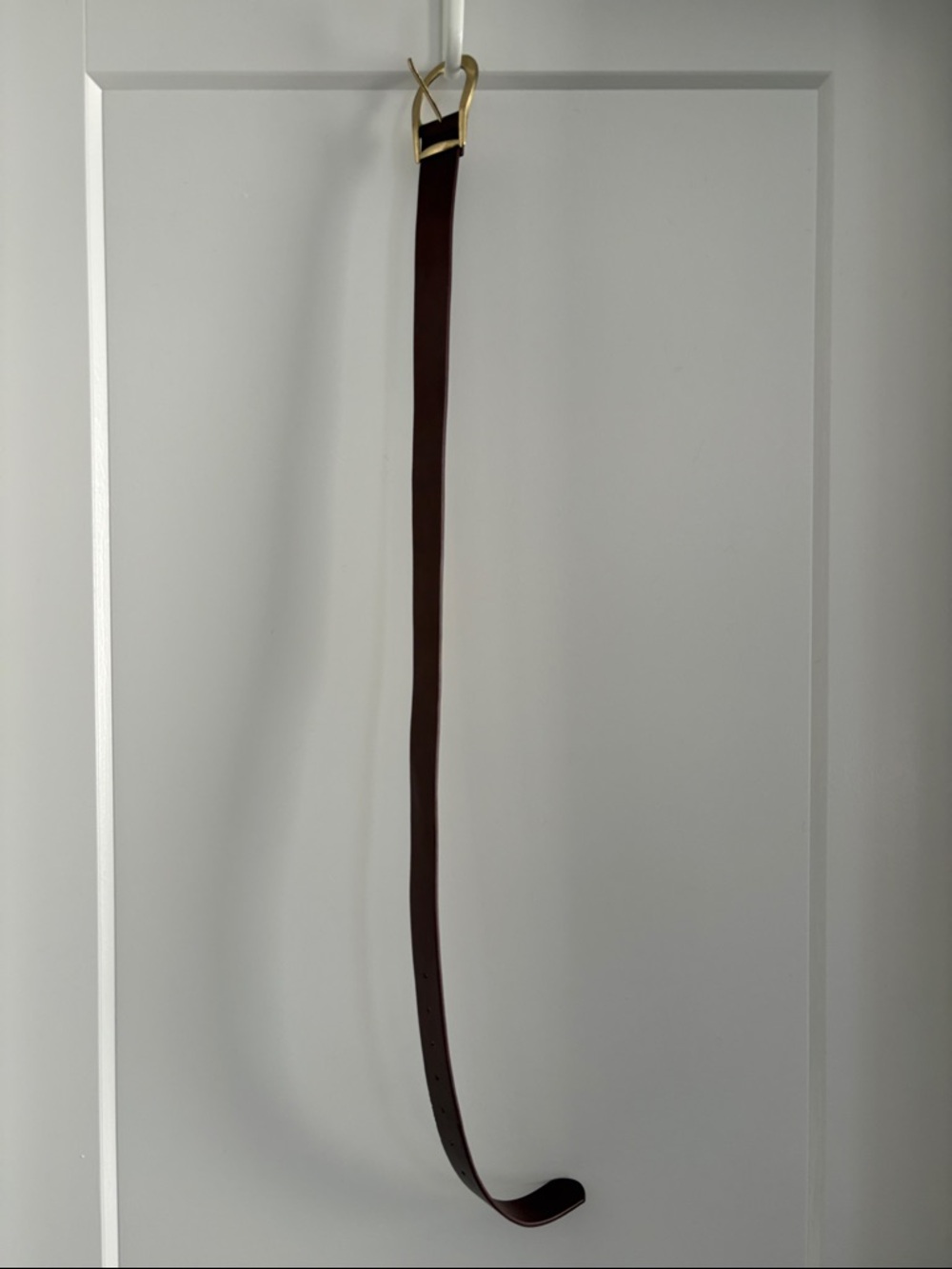 Classic Brown Leather Belt with Brass Buckle - Picture 3 of 3